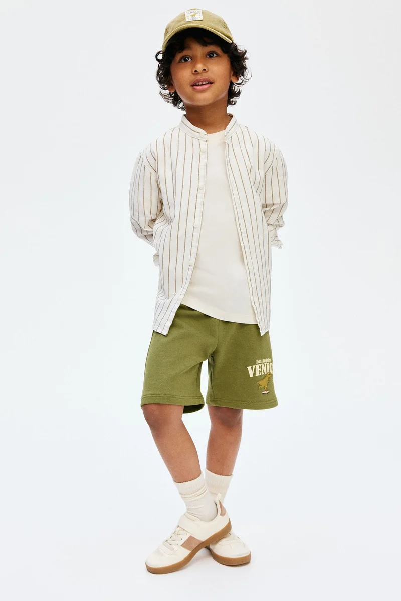 اتش اند ام شورت مزين بطبعة